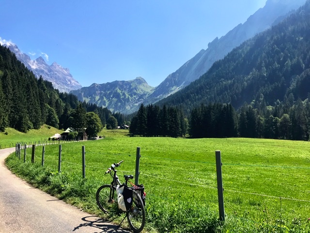 546E2815-8AE3-456C-B00F-01AEBE00358A