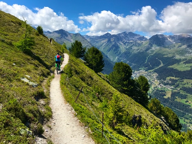 4805F625-E1B0-42A2-9727-1DF957AAB528