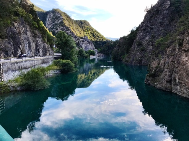 1B244FE6-6DDA-4FD2-9E7E-6186E8803E0B