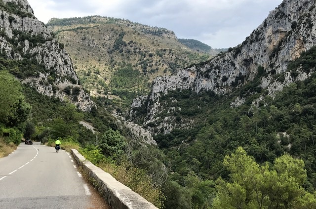 5AB6A7FB-D3DB-45E7-8CB2-494701988A28