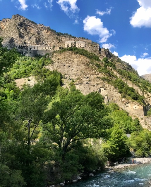 EBF3EFF4-979D-4E6D-9BF2-45F3304755DD