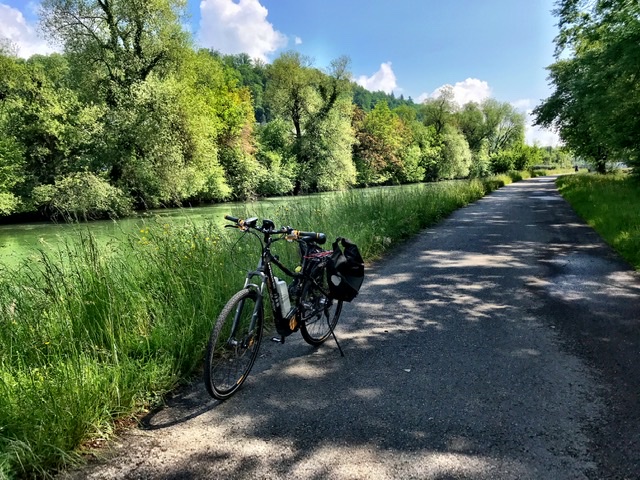 8F763649-171D-47B5-94A1-5092826A3639