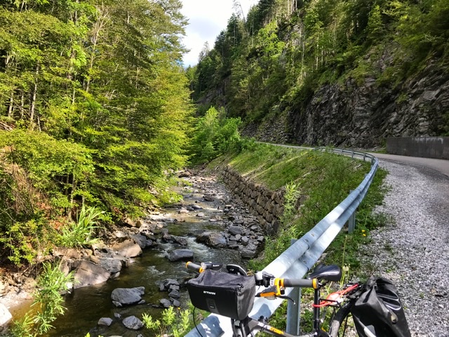 A8BCD7D9-A3AF-4C59-BADF-44AC5ABFB31B