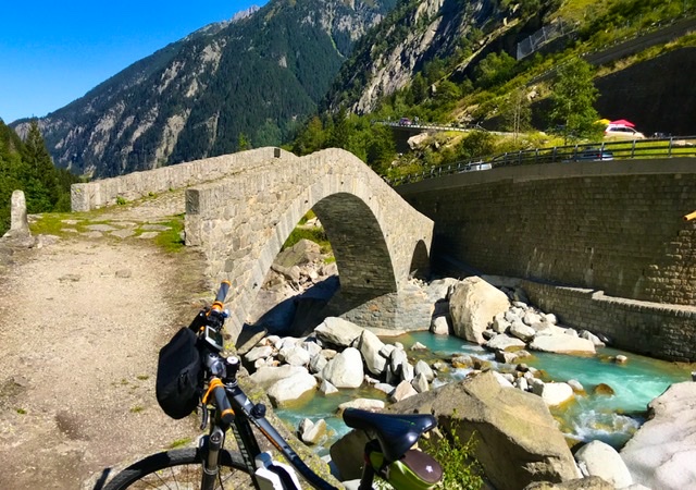 AE090B99-2206-4D26-9AF3-AFF30A631BCB