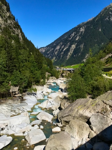 D4E5DCC9-FD63-46C3-A8DF-10E0AACDAC6E