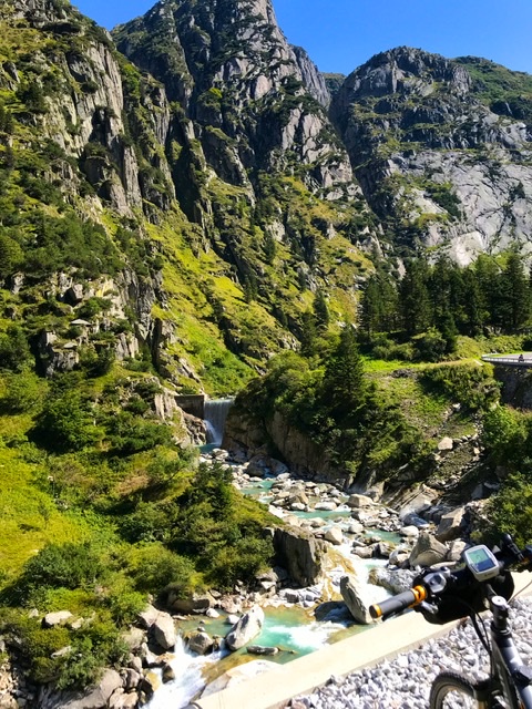 F8327377-504F-4DD6-86C1-CF549B6C689D